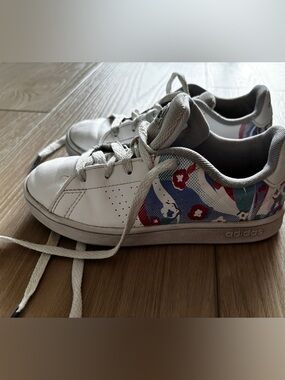 adidas White Sneakers with Red Insole and Multicolor Heel Logo